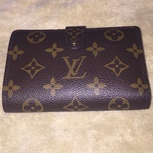 Authentic Louis Vuitton Kisslock Wallet